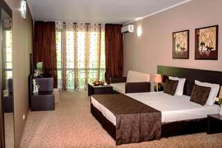 Отель Central Plaza Hotel Поморие Двухместный номер с 1 кроватью или 2 отдельными кроватями и балконом-18